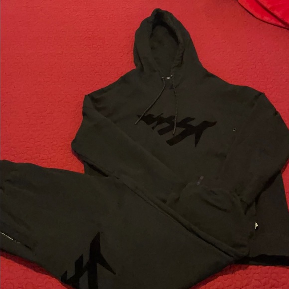 Paper airplane sweatsuit xl